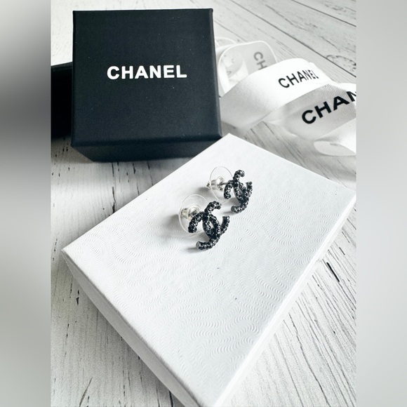 CHANEL Iconic CC Stud Earrings - Picture 5 of 10